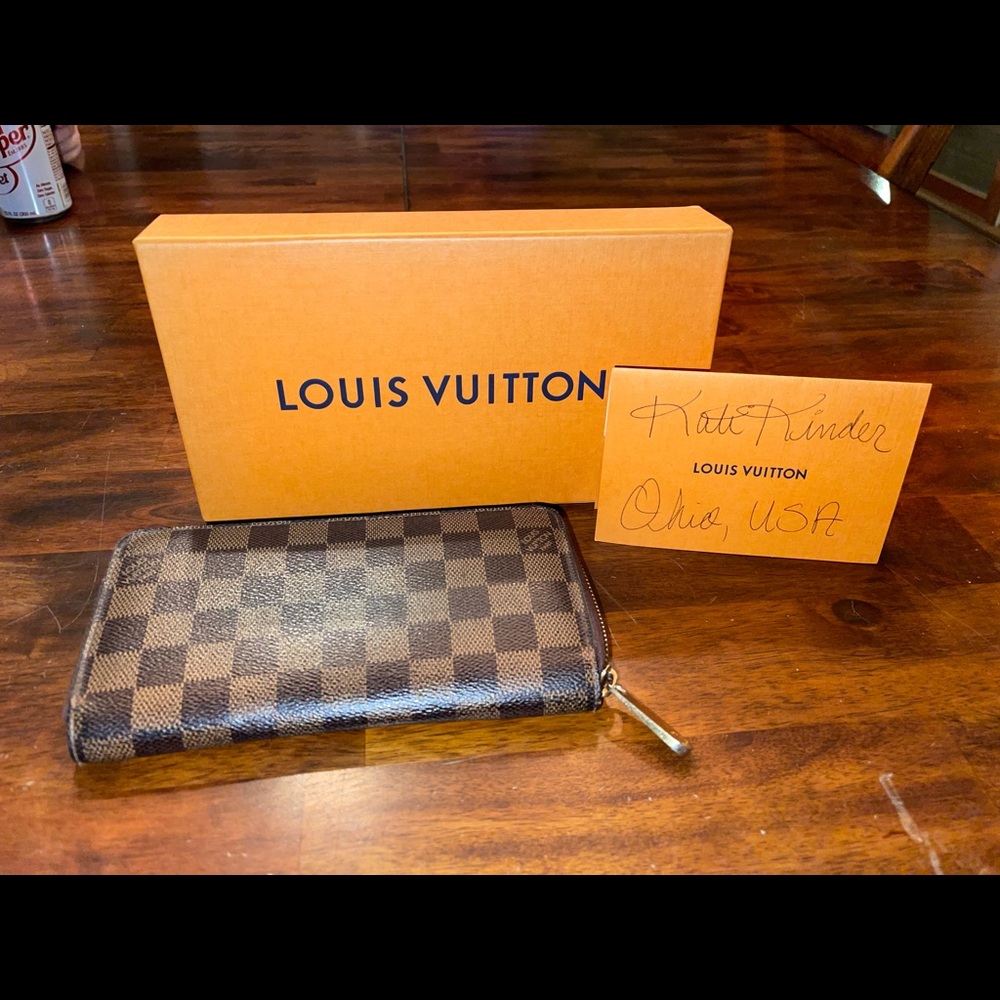 Louis Vuitton Zippy Wallet